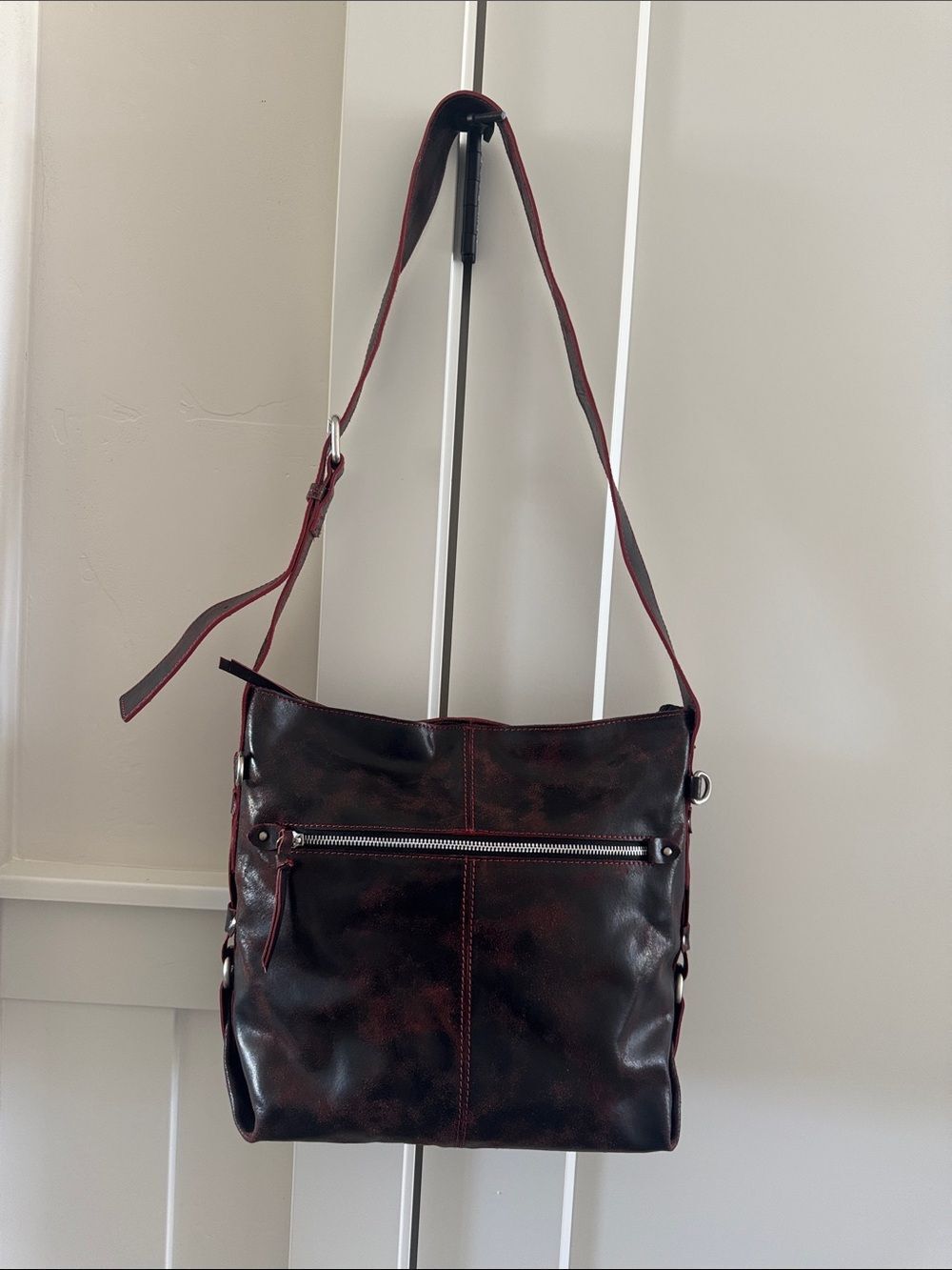 Nino Bossi Brown/Red Leather Shoulder Crossbody Hobo Messenger Bag Casual EUC